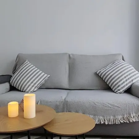 Estudio Moderno En Barrio Tipico Cordobes Apartamento *